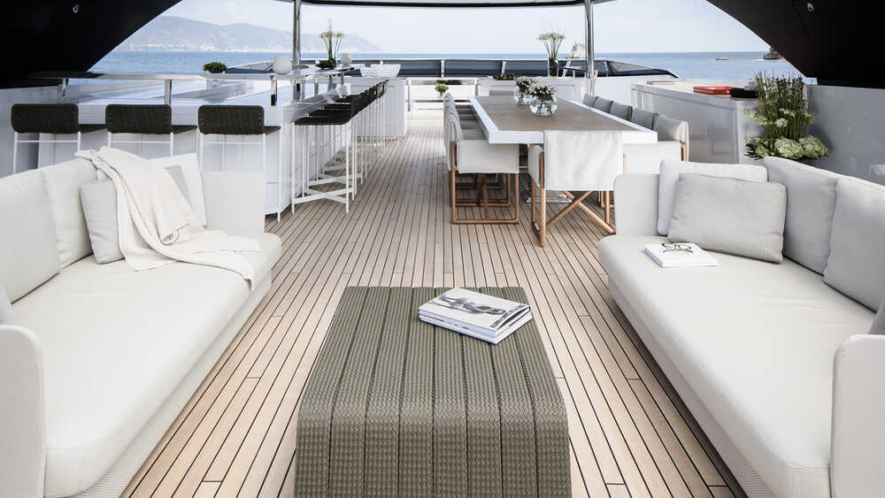 Dining area and bar on sundeck