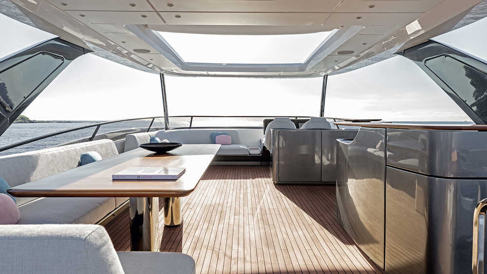 Dining area on flybridge