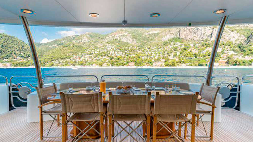 Dining area in cockpit 
