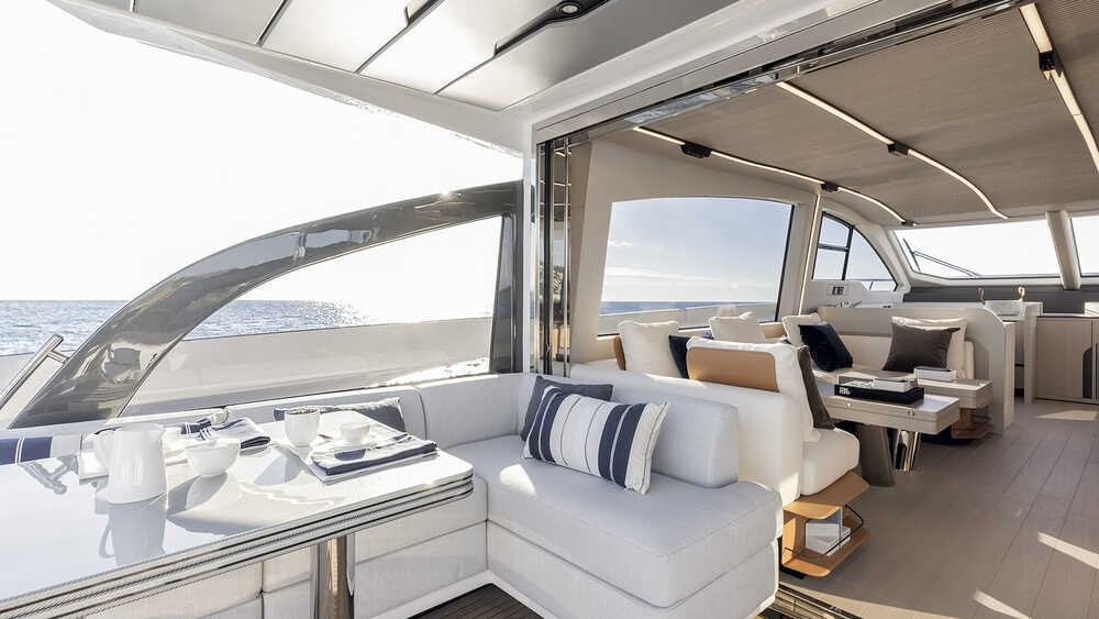Dining area on cockpit