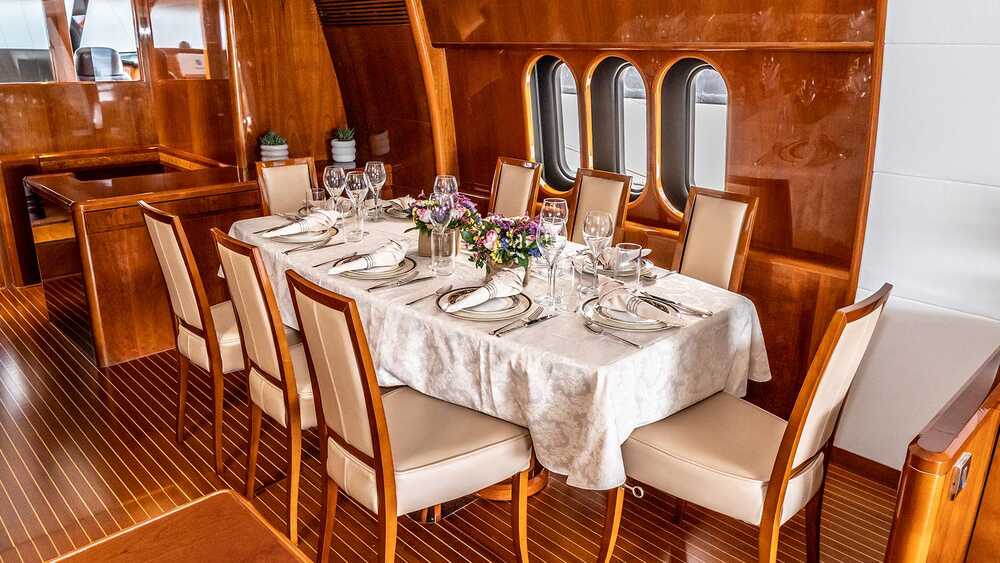 Salon dining