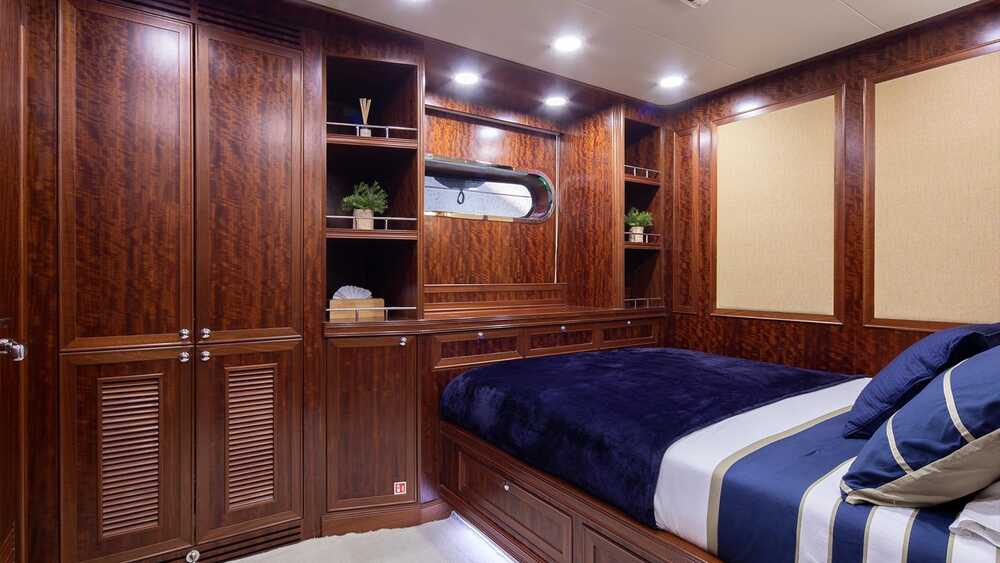 Guest cabin