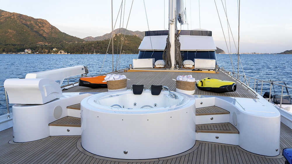 Deck lounge area