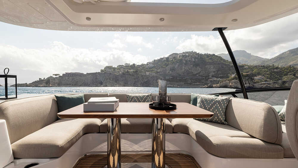 Dining area on flybridge