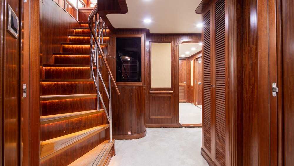 Lower deck