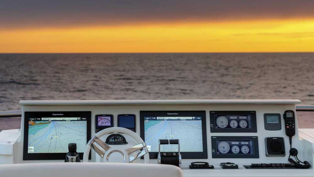 Helm station on flybridge