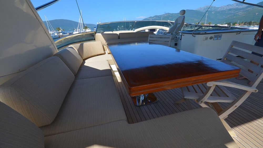 Dining area on flybridge