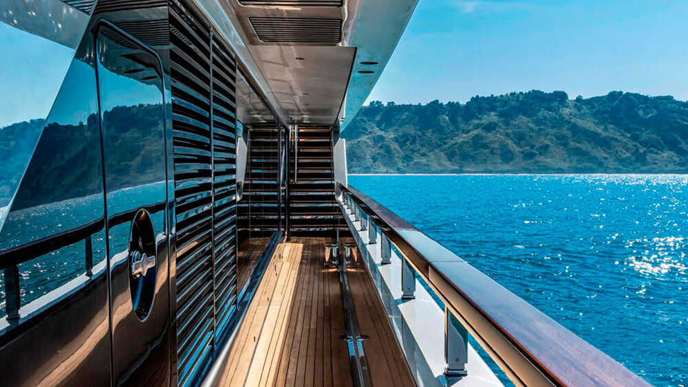 Side deck