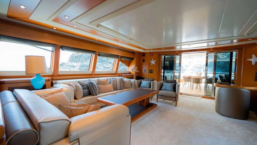 Main saloon