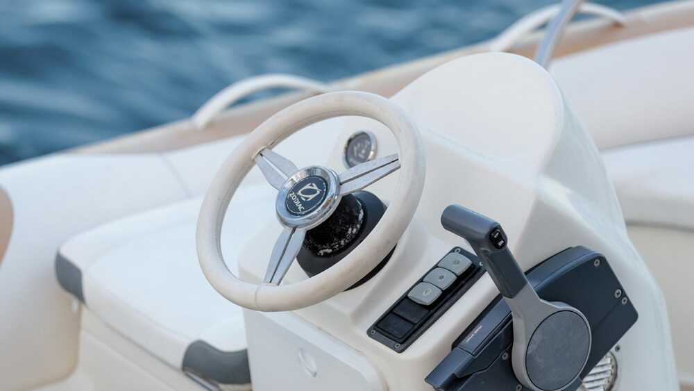 Helm station of Tender