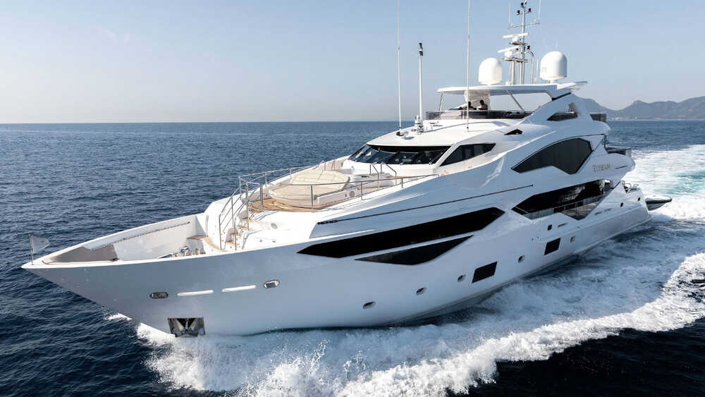 Exterior M/Y ELYSIUM