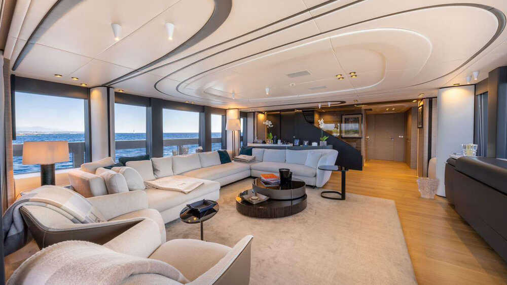 Main deck salon