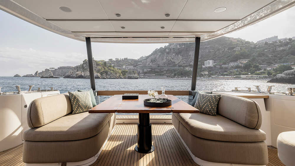 Dining area on cockpit
