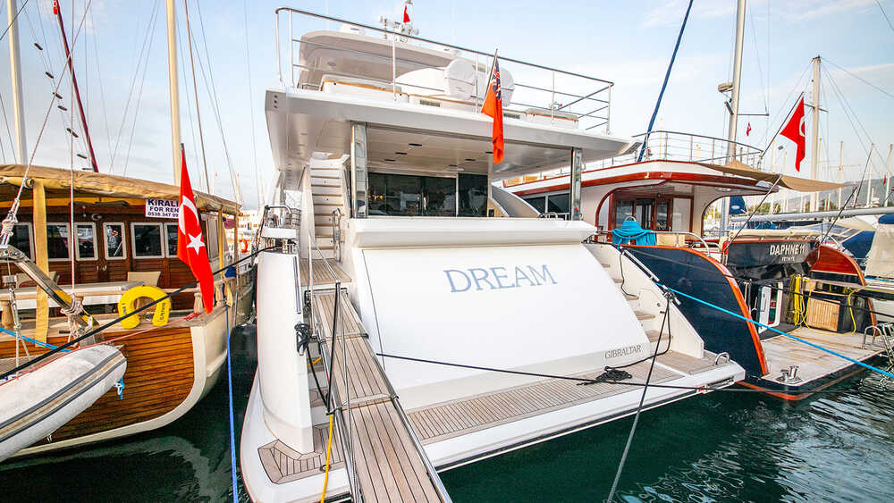 Exterior M/Y DREAM