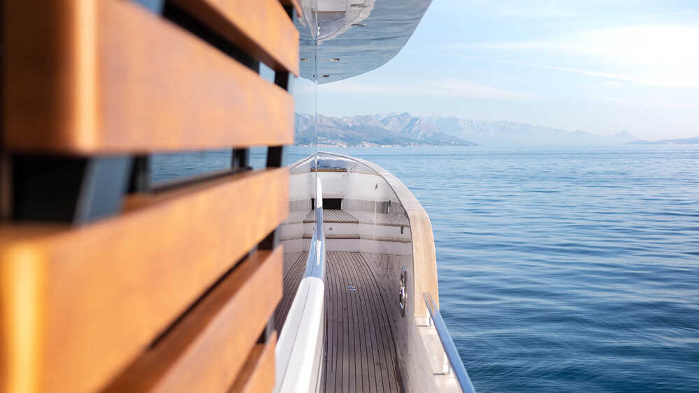 Side deck