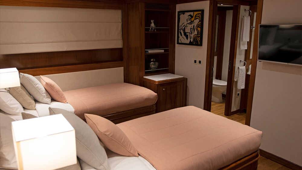 Guest cabin 2