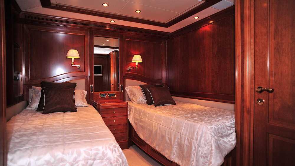 Guest cabin