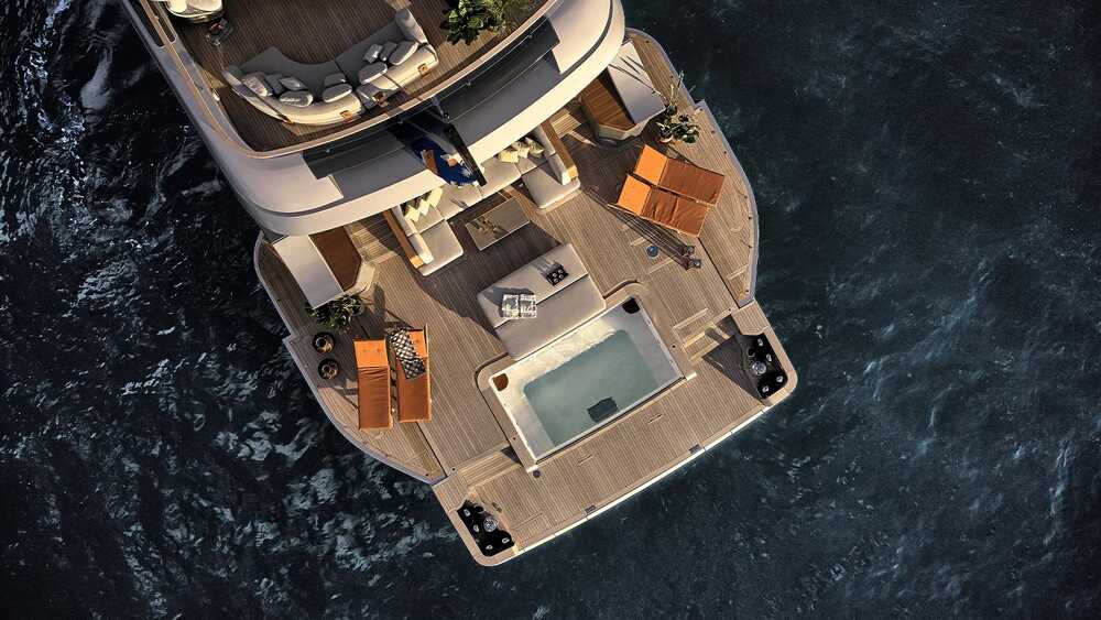 Beach club at aft