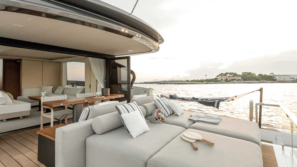 Lounge area on aft