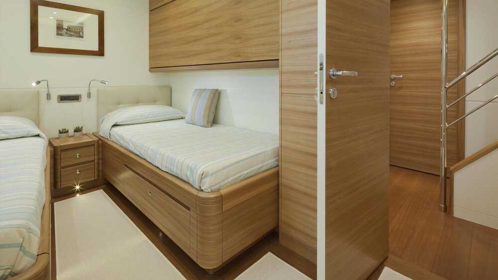Guest cabin