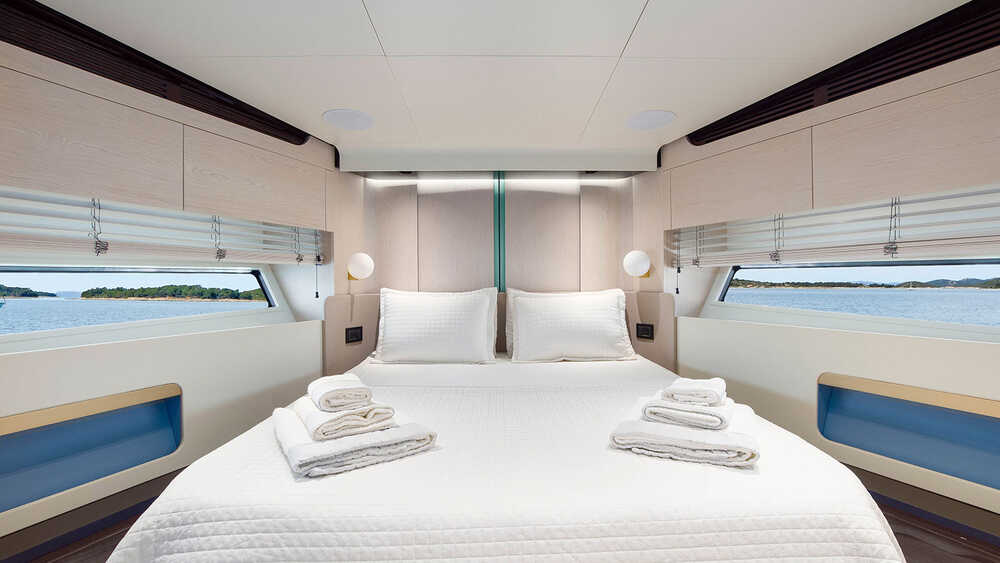 Bow VIP cabin