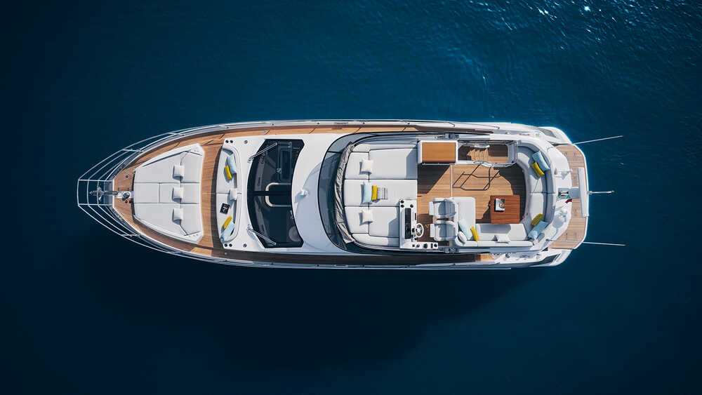 Exterior Azimut Flybridge 53
