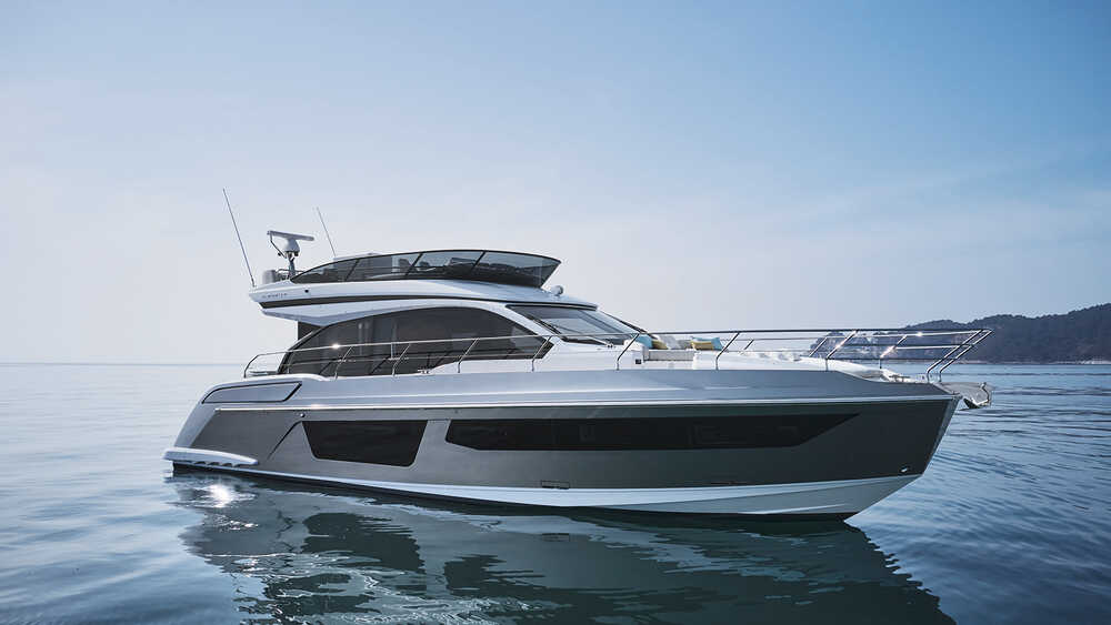 Exterior Azimut Flybridge 53