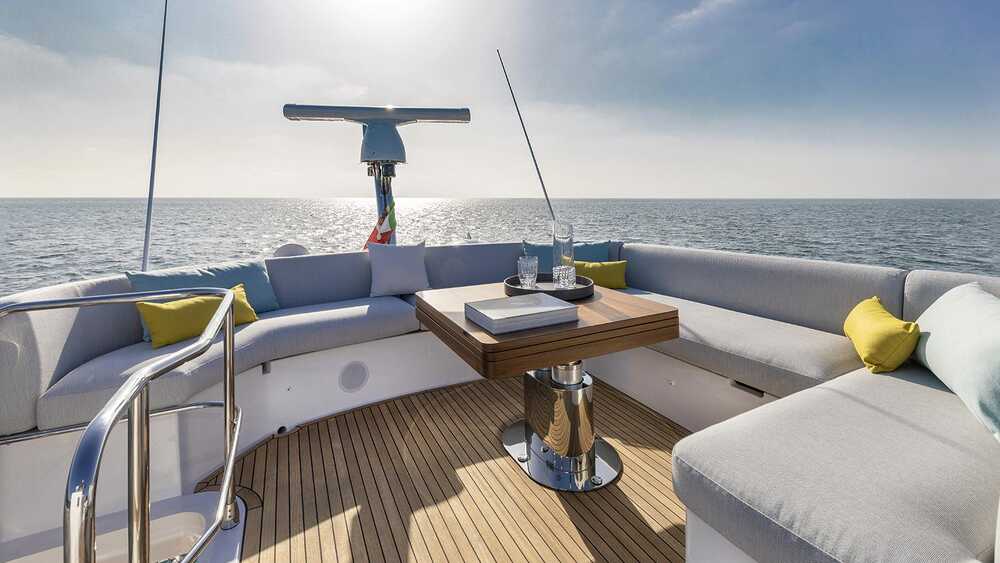 Dining area on flybridge