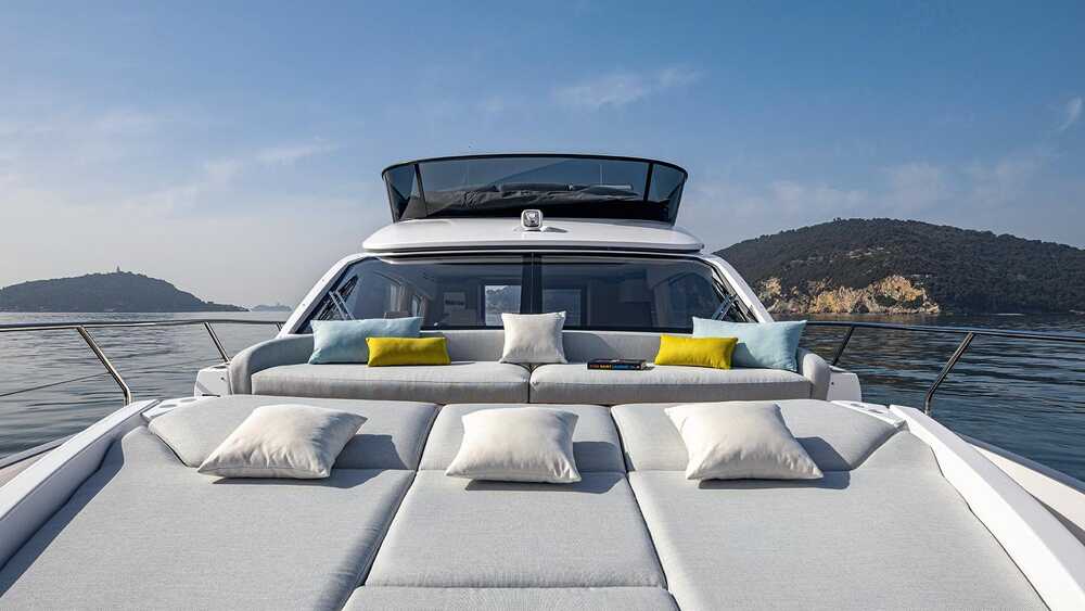 Sunbathing cushions on bow 