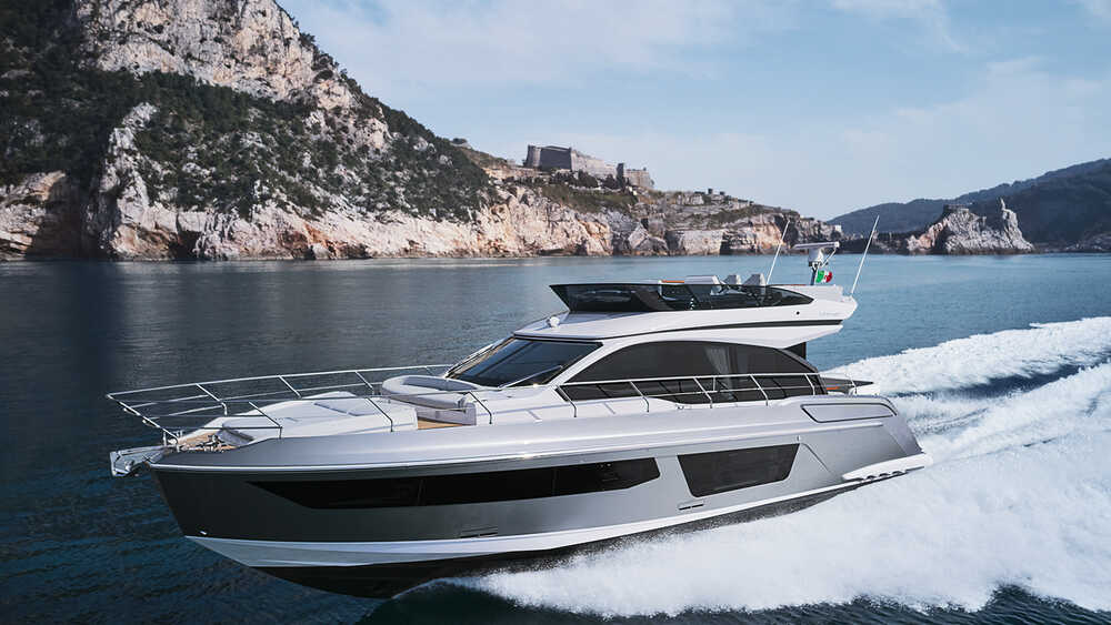 Exterior Azimut Flybridge 53