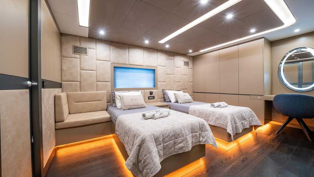Guest cabin