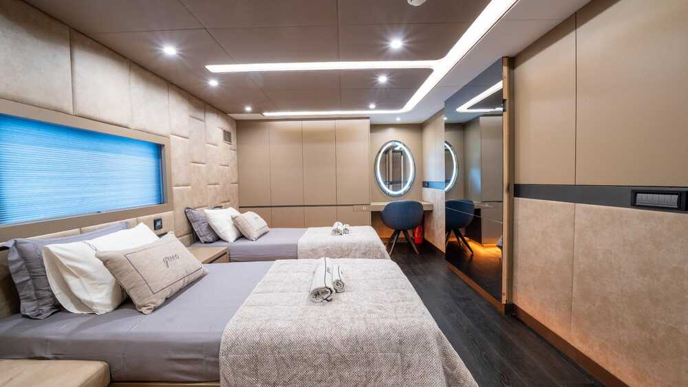 Guest cabin