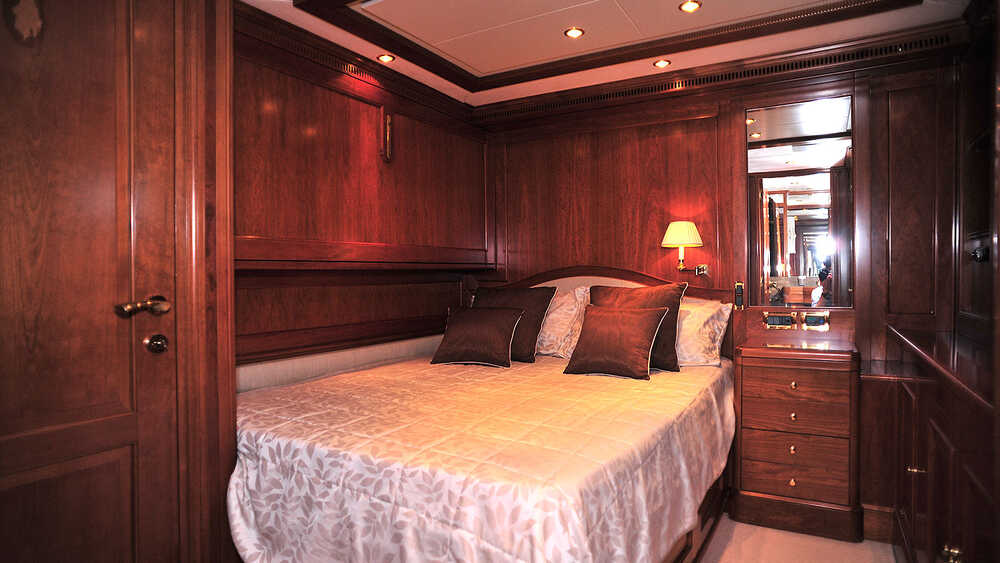 Guest cabin