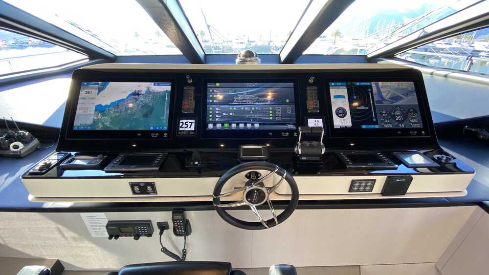 Main helm station