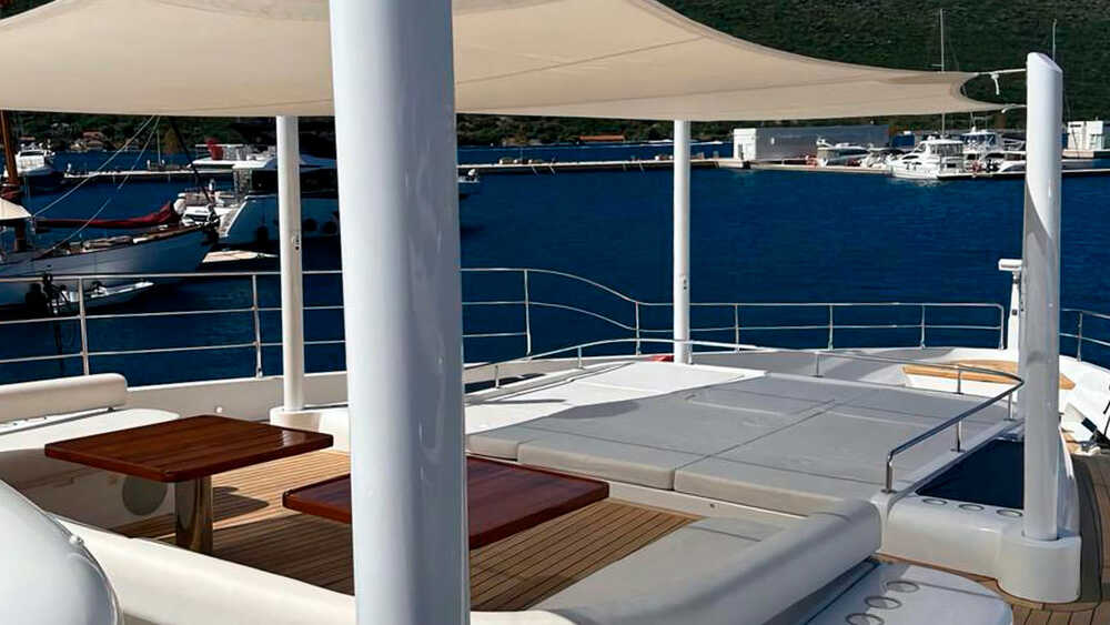 Bow lounge area