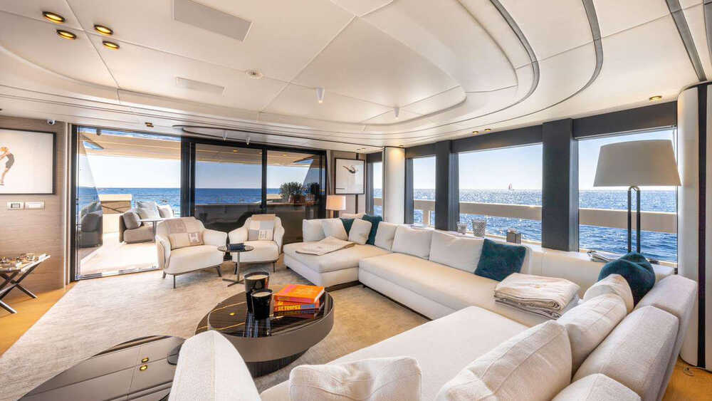 Main deck salon