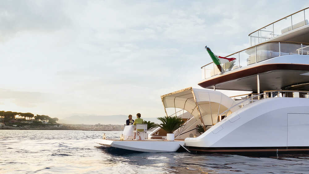Beach club at aft
