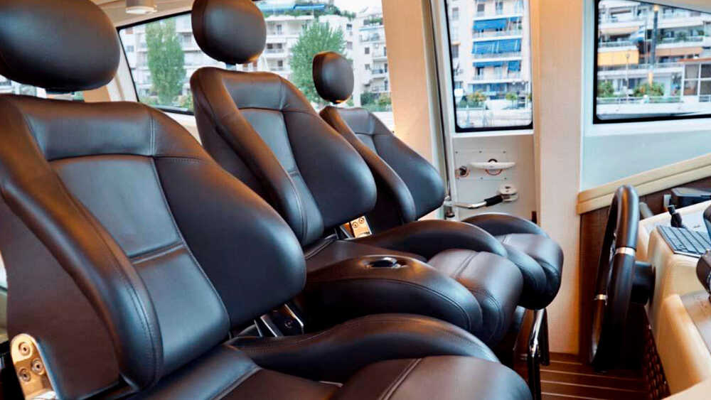Control station Azimut 86S