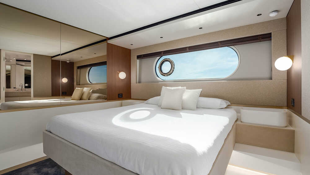 Second VIP cabin on port side