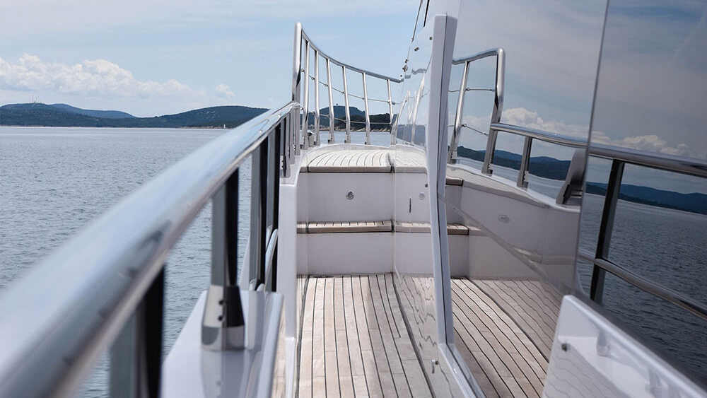 Side deck