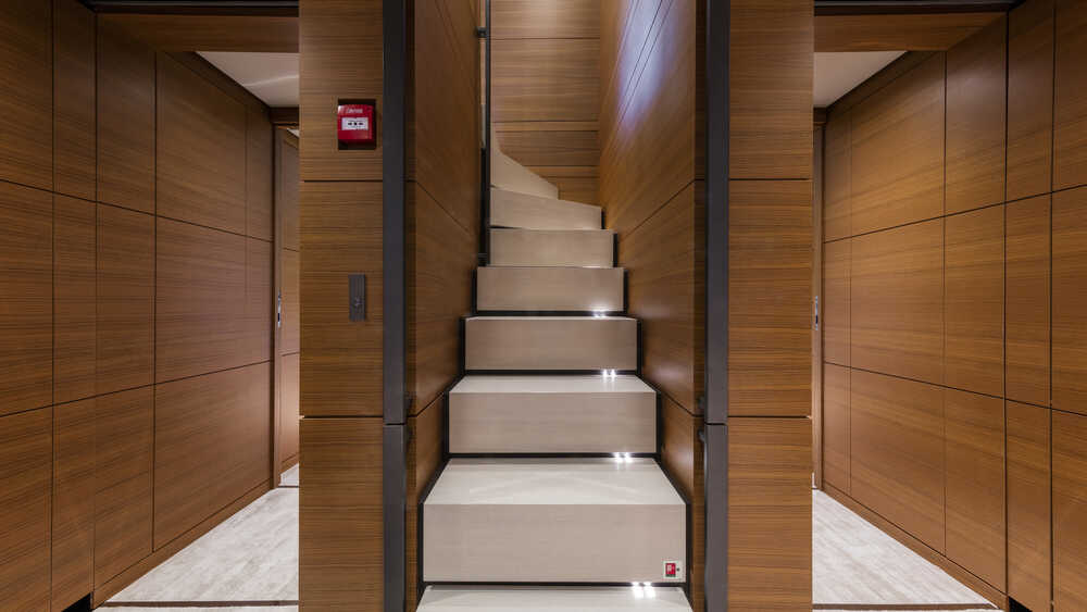 Steps to lower deck