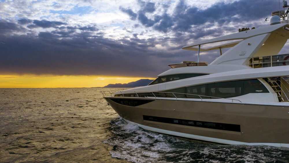 External View Prestige 750