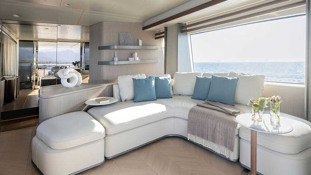 Upper deck salon