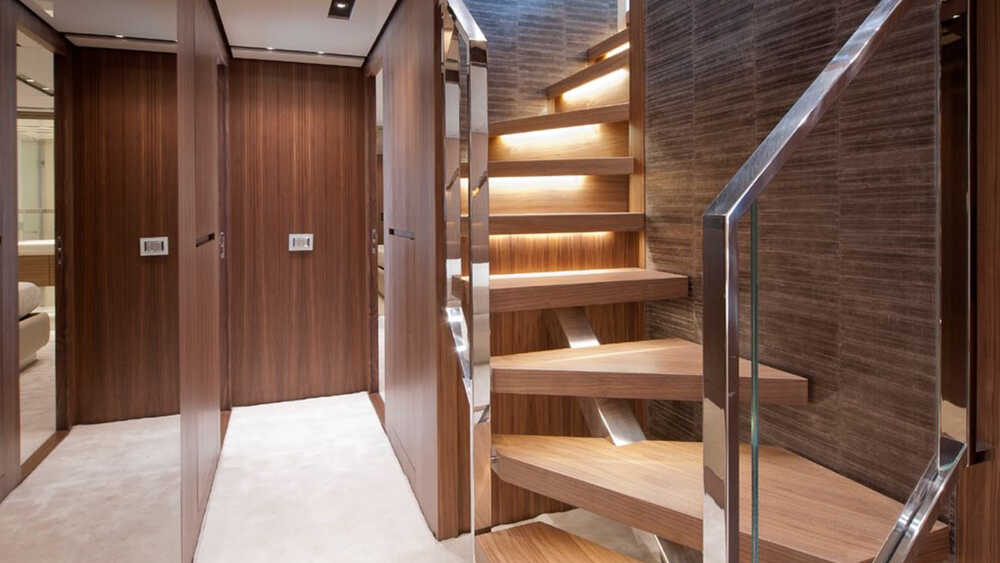 Steps to lower deck