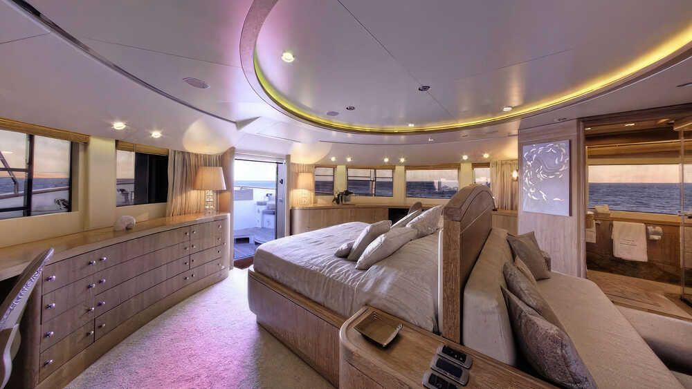 Master suit on main deck