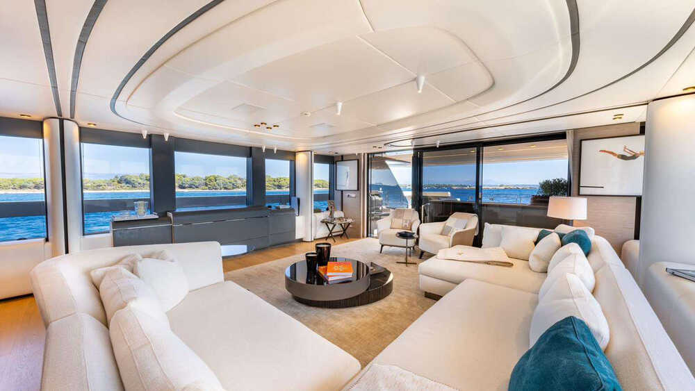 Main deck salon