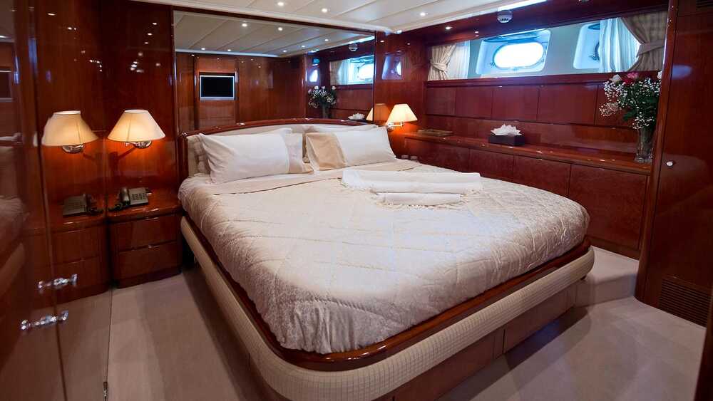 Double cabin