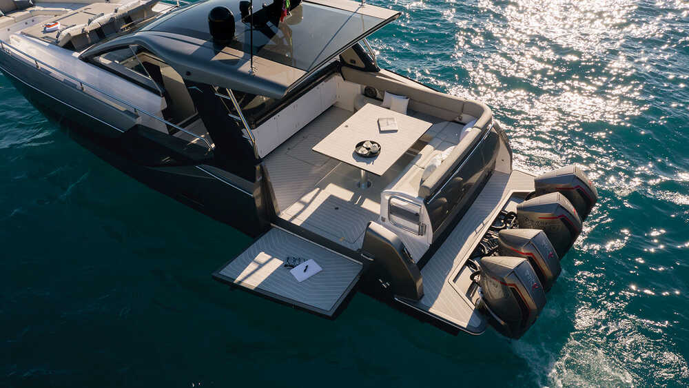 Lounge area on aft