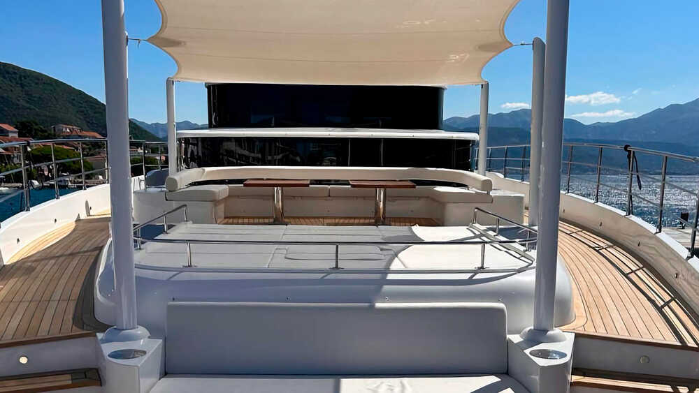 Bow lounge area