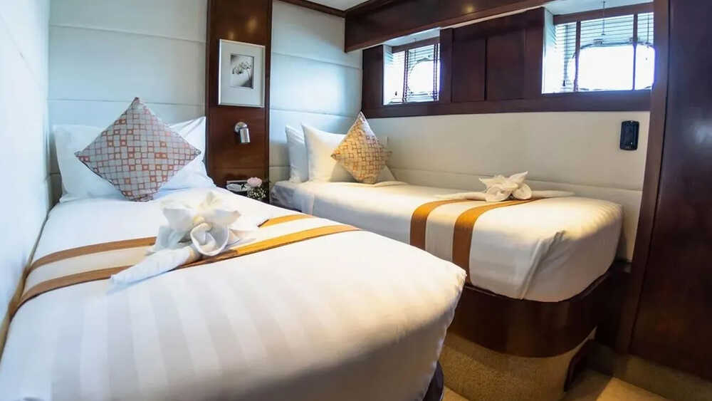 Guest cabin with singles